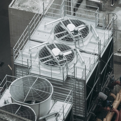 Commercial HVAC cooling towers and chiller systems equipped with butterfly and balancing valves